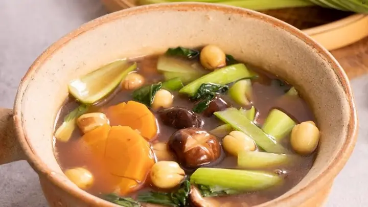 Cách Nấu Súp Hạt Sen Chay Thơm Ngon, Bổ Dưỡng Cho Ngày Rằm