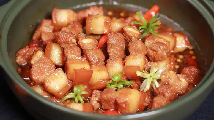 Cách Nấu Thịt Ba Chỉ Kho Ngon Chuẩn Vị, Mềm Rục Không Bị Khô