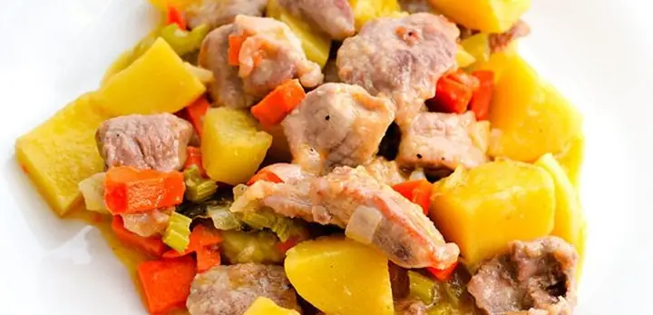 Cách Nấu Thịt Heo Hầm Rau Củ