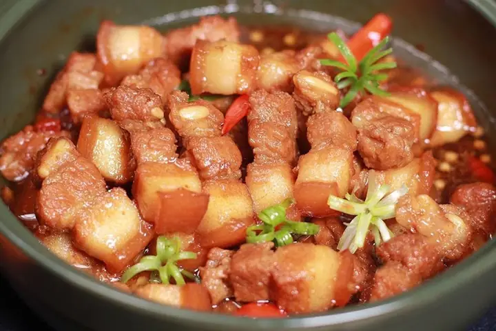 Cách Nấu Thịt Kho Tộ Ngon Chuẩn Vị, Mềm Thịt, Không Bị Khô