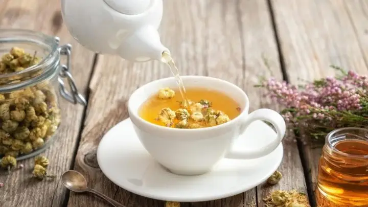 Cách Nấu Trà Hoa Cúc Đường Phèn: Hướng Dẫn Chi Tiết Từ Chuyên Gia Cách Nấu Trà Hoa Cúc Đường Phèn: Hướng Dẫn Chi Tiết Từ Chuyên Gia