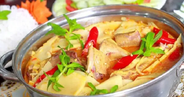 Cách Nấu Vịt Om Măng Chua Thơm Ngon, Đậm Đà Chuẩn Vị Miền Tây