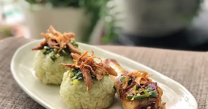Cách Nấu Xôi Gà Lá Dứa Thơm Ngon Chuẩn Vị Miền Tây