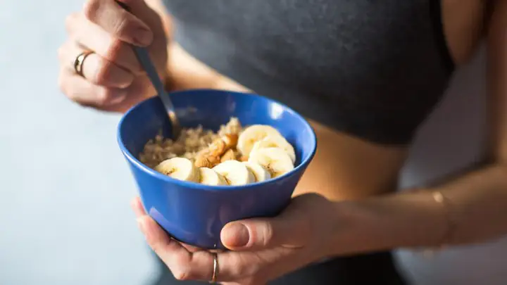 Cách Nấu Yến Mạch Thay Cơm: Thực Đơn Healthy Giữ Dáng, Bổ Sung Năng Lượng Dồi Dào
