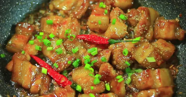 Cách Rang Thịt Ba Chỉ Cháy Cạnh Ngon Nhất