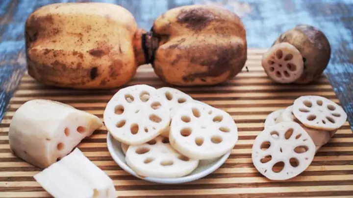 Cách Sơ Chế Củ Sen Đúng Chuẩn, Giữ Nguyên Dinh Dưỡng Và Độ Giòn Ngon