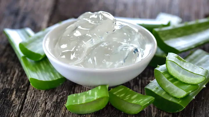 Cách Sơ Chế Nha Đam Đúng Cách: Bỏ Túi 6 Bước Chuẩn Giúp Giữ Trọn Dưỡng Chất Cách Sơ Chế Nha Đam Đúng Cách: Bỏ Túi 6 Bước Chuẩn Giúp Giữ Trọn Dưỡng Chất