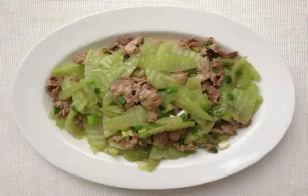Cách Thái Su Su Xào Thịt Ngon, Giòn Không Bị Đen, Đậm Đà Chuẩn Vị