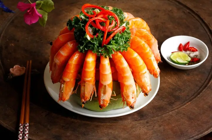 Cách Trang Trí Tôm Hấp Nước Dừa Đẹp Mắt Và Hấp Dẫn Cho Mâm Cỗ Ngày Tết
