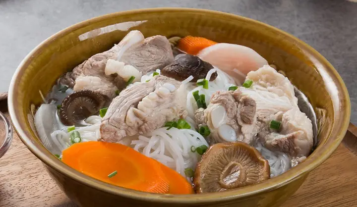 Cách Ướp Xương Heo Nấu Bún Chuẩn Vị, Đậm Đà Từ Chuyên Gia Ẩm Thực