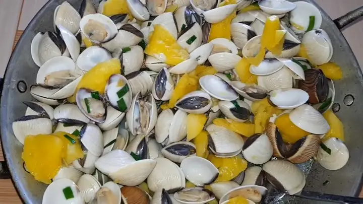 Cách Xào Ngao Với Dứa Ngon Chuẩn Vị, Không Bị Ra Nước