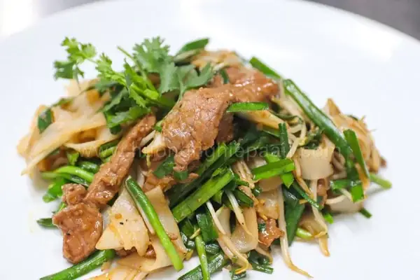 Cách Xào Phở Khô Ngon Chuẩn Vị Nhà Hàng Tại Nhà