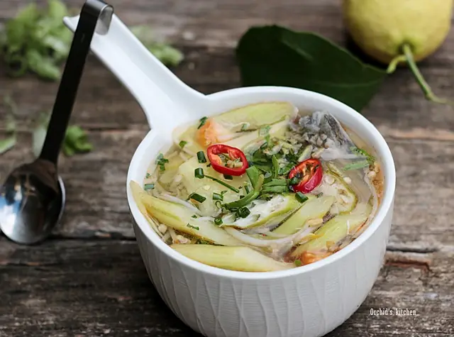 Cách Nấu Canh Cá Vược Chua Thanh Mát, Đưa Cơm Cho Ngày Hè