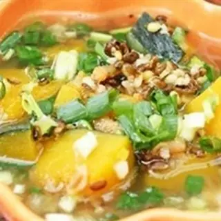 Cách Nấu Canh Đậu Xanh Bí Đỏ Thanh Mát Cho Ngày Hè