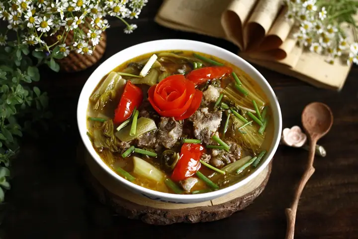 Cách Nấu Canh Thịt Bò Cải Chua Thơm Ngon, Chua Thanh Đậm Đà