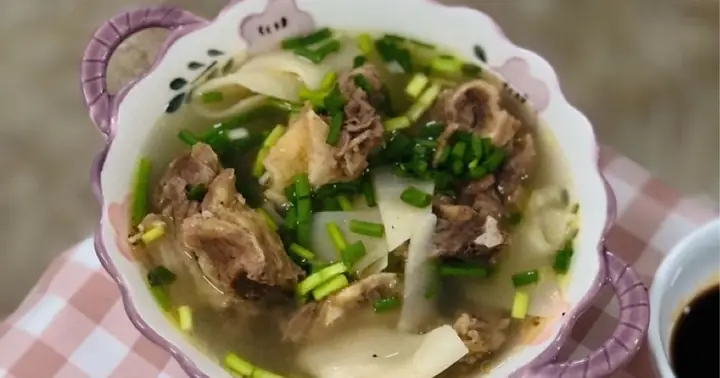 Cách Nấu Canh Xương Bò Nấu Măng Chua Ngon Chuẩn Vị, Thịt Mềm Không Bị Dai