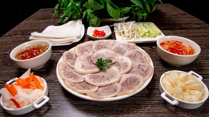 Cách Làm Chân Giò Luộc Nước Mắm Ngon Chuẩn Vị, Thịt Giòn Không Bị Khô