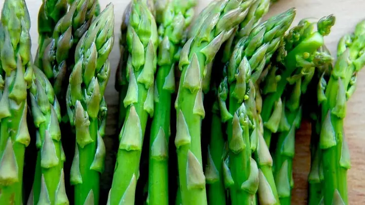 Cách Nấu Cháo Gà Măng Tây Cho Bé Ăn Dặm Bổ Dưỡng Và Thơm Ngon