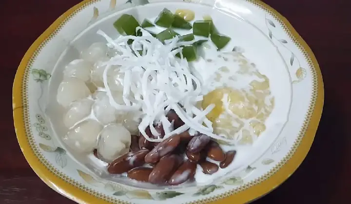 Khám Phá Hương Vị Chè Thập Cẩm Ngày Xưa: Công Thức Nấu "bí Truyền" Và Những Gia Vị "thần Thánh"