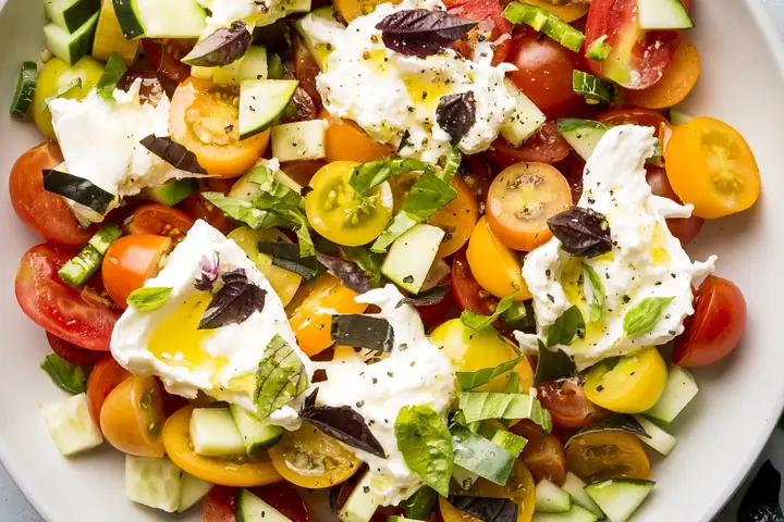 Salad Cà Chua Bi Và Dưa Chuột: Công Thức Và Lợi Ích Sức Khỏe Vượt Trội