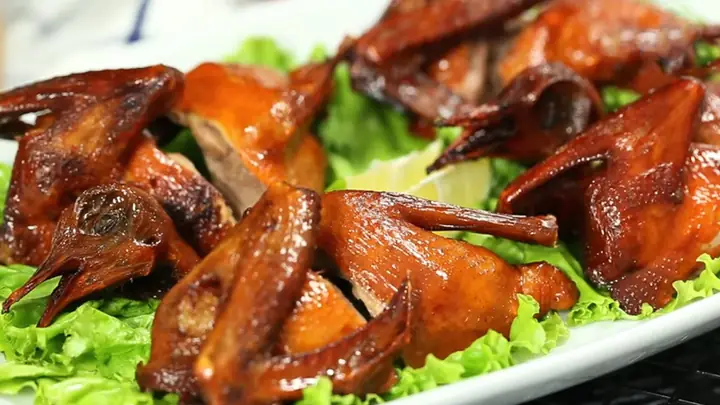 Đánh Giá Chi Tiết Chim Cút Quay Ngũ Vị Hương: Top 3 Thương Hiệu Và Công Thức Chế Biến Chuẩn Vị