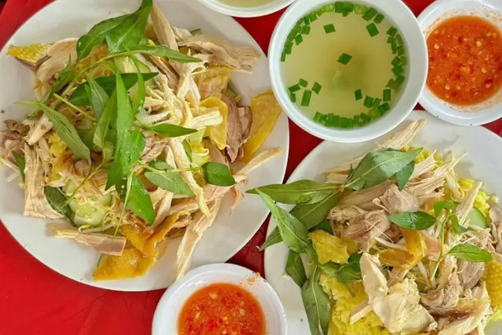 Khám Phá Hương Vị Độc Đáo Của Cơm Gà Xé Phú Yên Khám Phá Hương Vị Độc Đáo Của Cơm Gà Xé Phú Yên