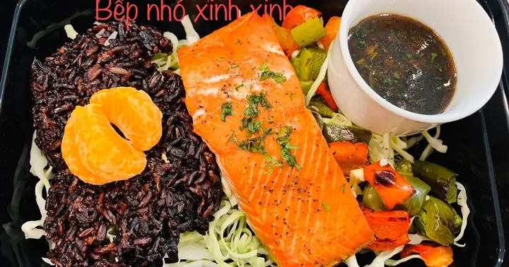 Cách Nấu Cơm Gạo Lứt Cá Hồi Bổ Dưỡng Cho Bữa Ăn Lành Mạnh