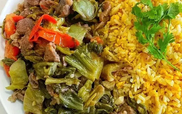 Cơm Rang Dưa Bò Bao Nhiêu Calo? Giải Đáp Chi Tiết Và Thực Đơn Giảm Cân Hiệu Quả