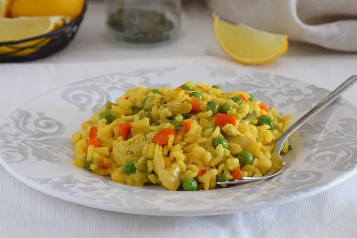 Cách Làm Arroz Amarillo Dễ Dàng Tại Nhà