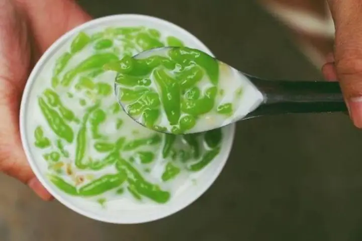 Công Thức Bánh Lọt Chuẩn Miền Tây: Bí Quyết Tạo Ra Sợi Bánh Dai Ngon, Nước Cốt Dừa Béo Thơm