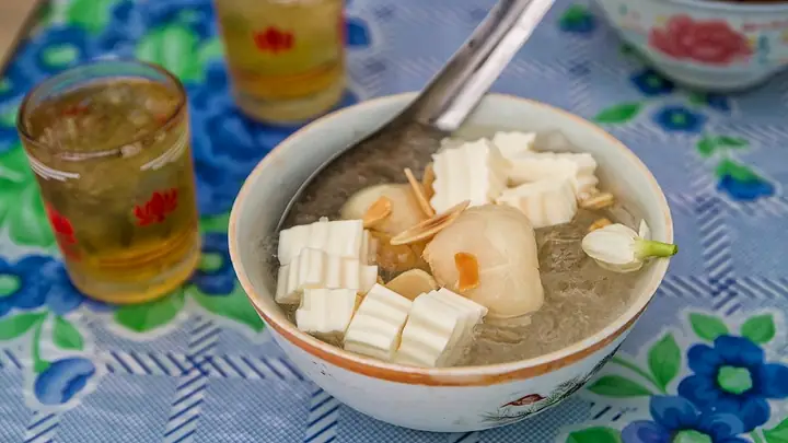 Công Thức Chè Khúc Bạch Chuẩn Vị Hà Nội: Cách Làm Đơn Giản Tại Nhà