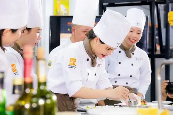 15+ Công Thức Nấu Các Món Ăn Ngon Đơn Giản, Dễ Làm Tại Gia Đình