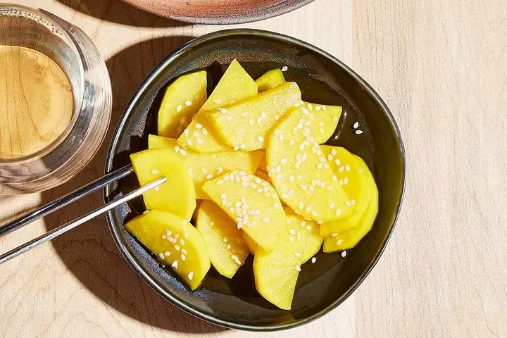 Củ Cải Muối Chua Ngọt Có Màu Vàng: Bí Quyết Chế Biến Và Những Lưu Ý Quan Trọng Củ Cải Muối Chua Ngọt Có Màu Vàng: Bí Quyết Chế Biến Và Những Lưu Ý Quan Trọng