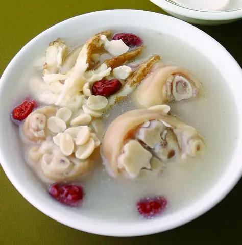 Công Thức Nấu Canh Chân Giò Heo Hầm Hạt Dẻ Và Đương Quy Chuẩn Vị Bổ Dưỡng