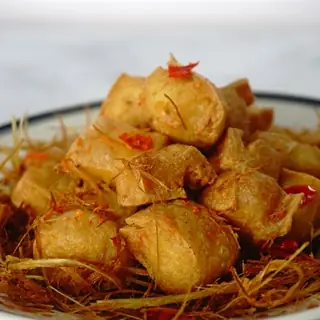 Đậu Hũ Rang Muối Ớt: Công Thức Chi Tiết Từ A-z Cho Món Ăn Vặt ‘gây Nghiện’