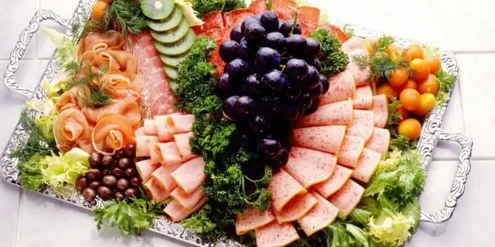 Dĩa Đồ Nguội Gồm Những Gì? Khám Phá Ý Nghĩa Và Các Thành Phần Đặc Biệt