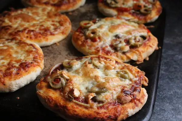 Cách Làm Vỏ Bánh Pizza Không Cần Men Nở Tại Nhà Đơn Giản