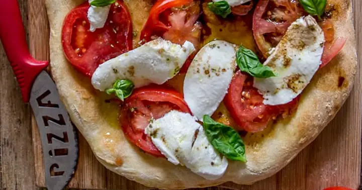 Cách Làm Vỏ Bánh Pizza Không Cần Men Nở Tại Nhà Đơn Giản