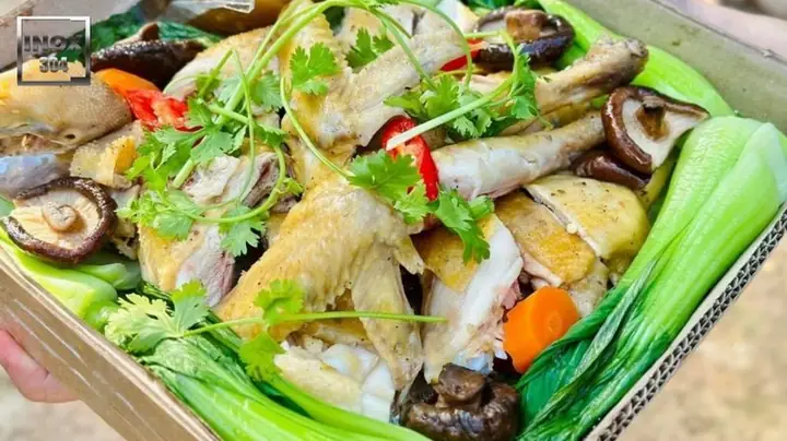 Gà Hấp Nấm Đông Cô: Công Thức Nấu Món Ăn Thanh Đạm, Bổ Dưỡng Cho Cả Gia Đình Gà Hấp Nấm Đông Cô: Công Thức Nấu Món Ăn Thanh Đạm, Bổ Dưỡng Cho Cả Gia Đình