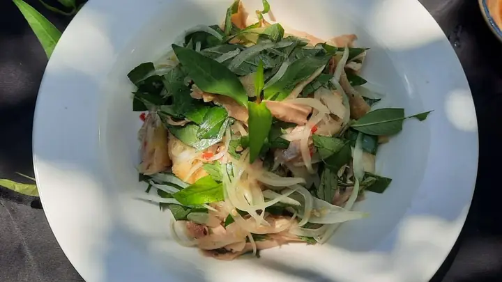 Cách Làm Gà Xé Phay Bóp Rau Răm Ngon Chuẩn Vị Nhà Hàng Cách Làm Gà Xé Phay Bóp Rau Răm Ngon Chuẩn Vị Nhà Hàng