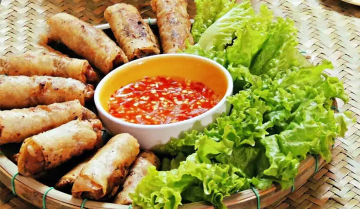 Giò Xào Bao Nhiêu Calo? Giải Đáp Chi Tiết Và Các Lưu Ý Quan Trọng Cho Người Ăn Kiêng