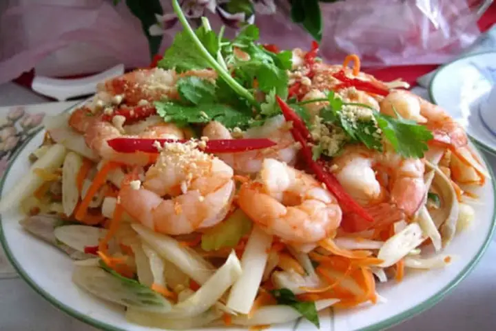 Gỏi Bồn Bồn Tôm Thịt: Vị Ngon Đậm Đà Từ Lòng Sông Miền Tây