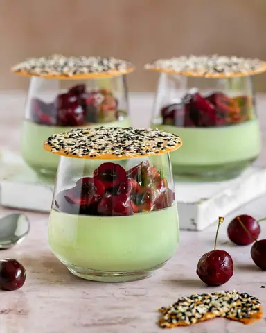 Công Thức Làm Bánh Panna Cotta Trà Xanh: Bí Quyết Từ Italy Cho Món Tráng Miệng Béo Ngậy, Thanh Mát