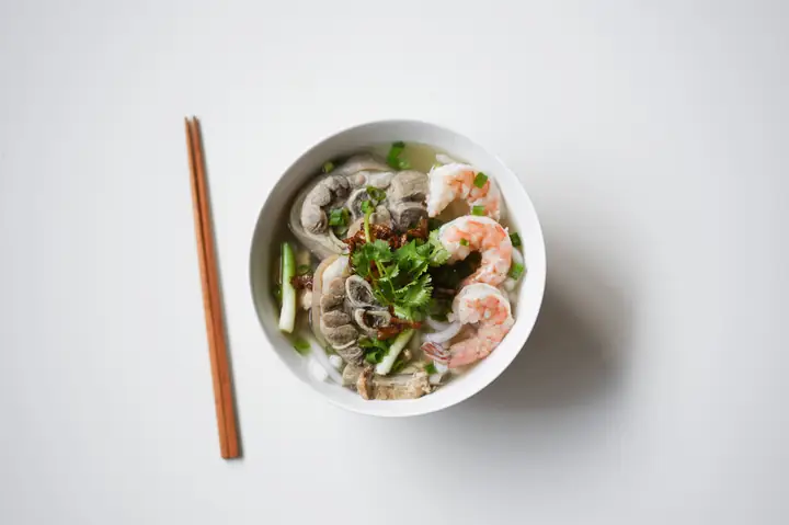 Khám Phá Vẻ Độc Đáo Qua Hình Ảnh Bánh Canh Giò Heo: Từ Nguyên Liệu Đến Thành Phẩm Ngon Miệng