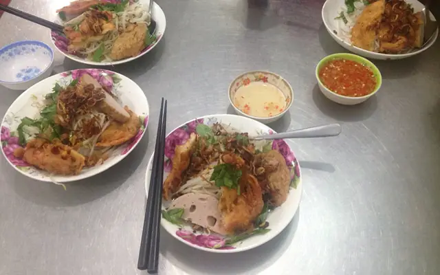 Khám Phá Sức Hút Của Hình Ảnh Bánh Cuốn Nóng Trong Ẩm Thực Việt