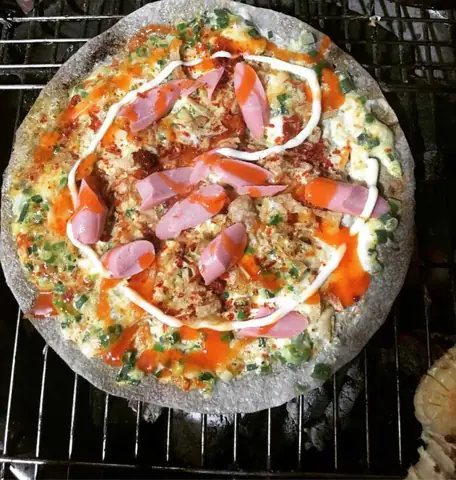 Khám Phá Vẻ Đẹp Ngon Miệng Qua Hình Ảnh Bánh Tráng Nướng Đà Lạt