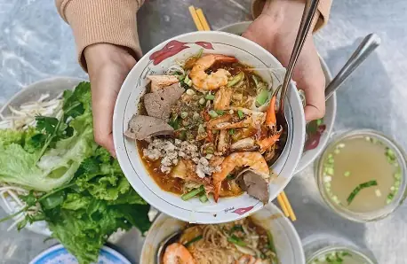 Khám Phá Vẻ Đẹp Nấu Nên: Hành Trình Tạo Nên Hình Ảnh Hủ Tiếu Nam Vang Hoàn Hảo