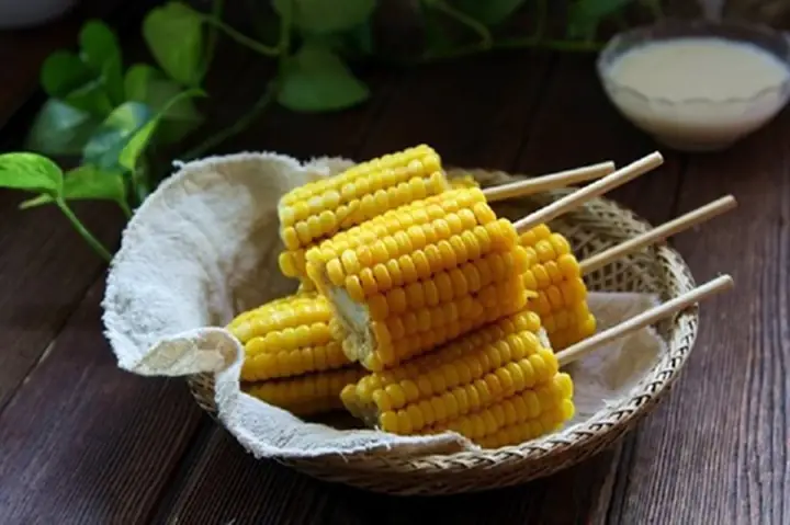 Khám Phá Sức Hút Kỳ Diệu Của Hình Ảnh Ngô Nếp Luộc Trong Ẩm Thực Việt Khám Phá Sức Hút Kỳ Diệu Của Hình Ảnh Ngô Nếp Luộc Trong Ẩm Thực Việt