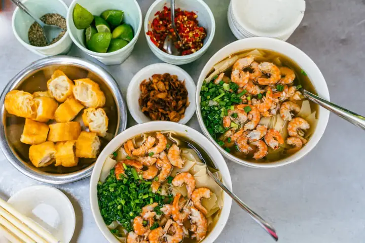 Đánh Giá Chi Tiết Hoành Thánh Lá Tôm Khô: Nên Mua Loại Nào Cho Món Bánh Canh Ngon Chuẩn Vị?