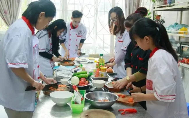 Học Cách Nấu Các Món Ăn Ngon: Hướng Dẫn Chi Tiết Từ Cơ Bản Đến Nâng Cao Cho Mọi Người